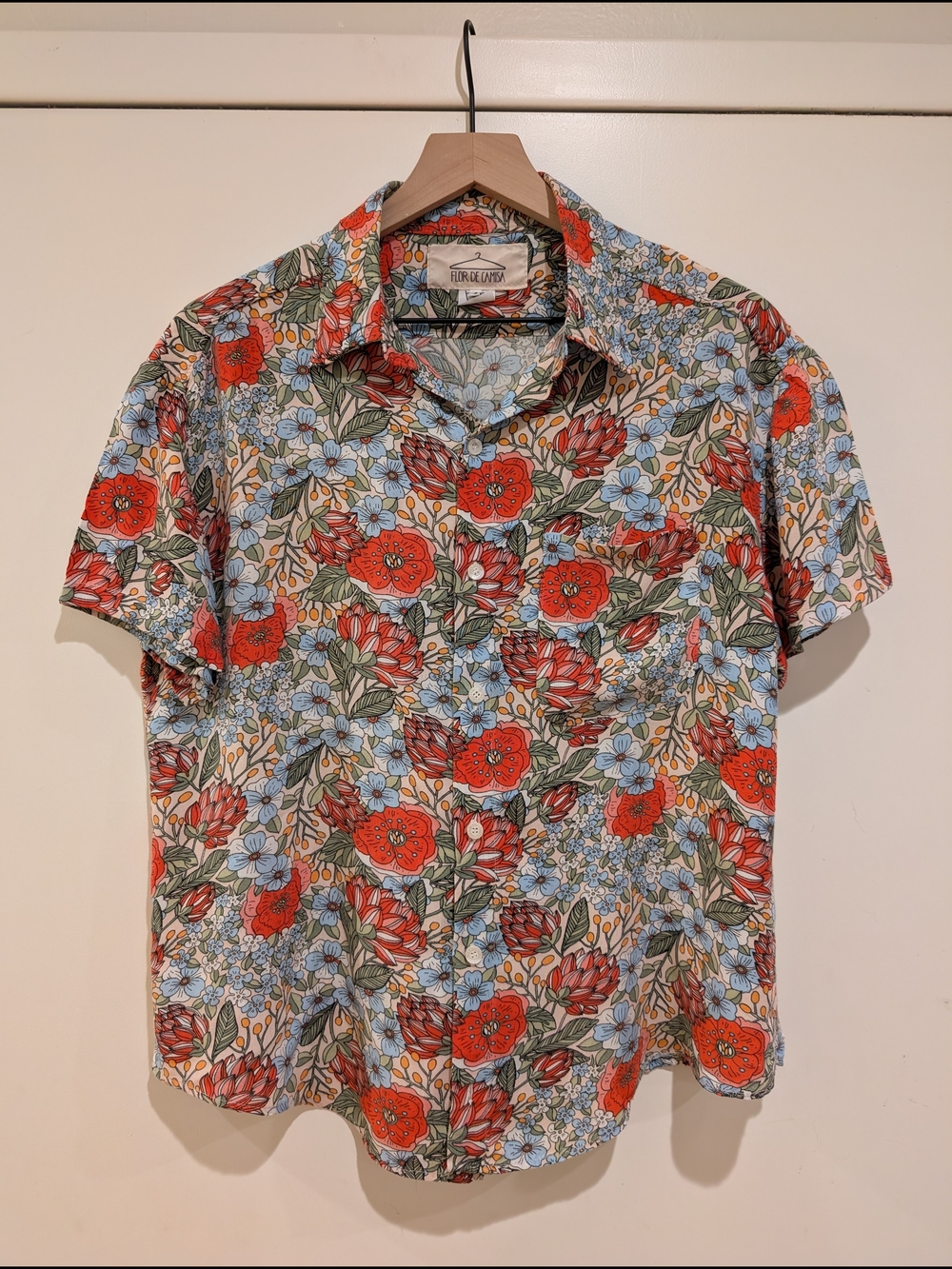 Vibrant Floral Short-Sleeve Button-Down Shirt - Red/Blue